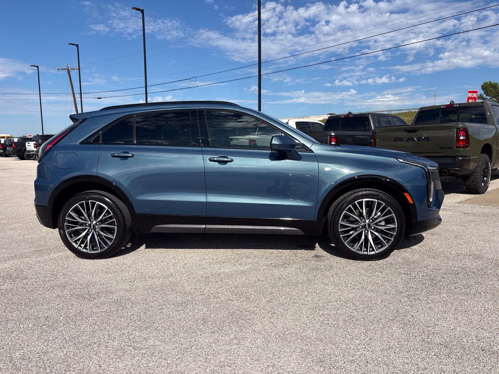 Used 2024 Cadillac XT4 Sport FWD image 7