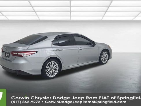 Used 2018 Toyota Camry XLE image 15