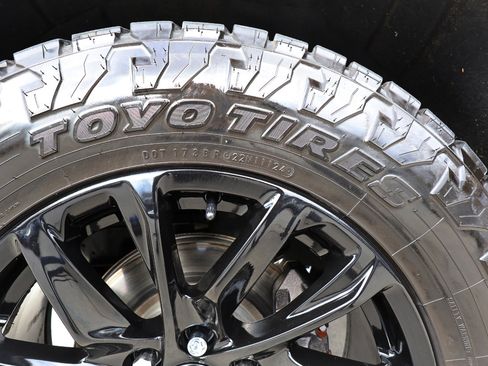 Used 2022 Chevrolet Tahoe Z71 w/ Luxury Package image 53