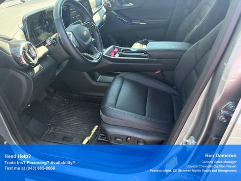Used 2025 Chevrolet Equinox LT w/ Convenience Package II FWD image 9