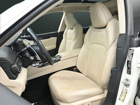 Used 2022 Maserati Levante Modena image 12
