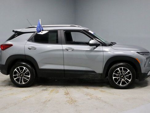 Used 2025 Chevrolet TrailBlazer LT image 5