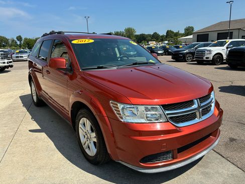 Used 2012 Dodge Journey FWD image 3
