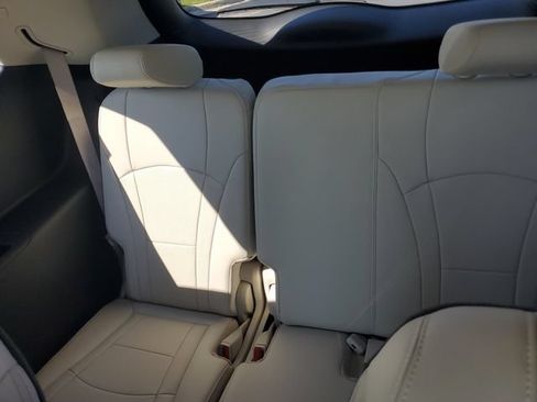 Certified 2024 Buick Enclave Essence FWD image 10