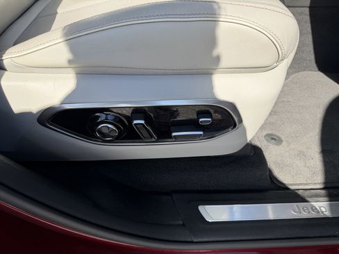 Used 2022 Jeep Grand Cherokee L Overland w/ Luxury Tech Group IV image 21