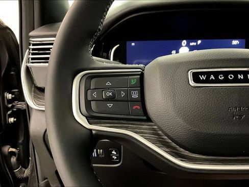 Used 2022 Jeep Wagoneer Series II AWD/4WD image 25