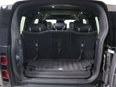 Used 2024 Land Rover Defender 130 S image 29