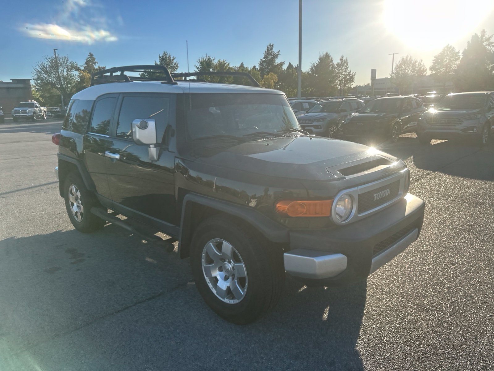 Used 2009 Toyota FJ Cruiser 2WD w/ Convenience Pkg image 3