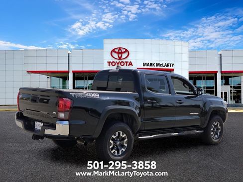 Used 2019 Toyota Tacoma TRD Off-Road AWD/4WD image 5