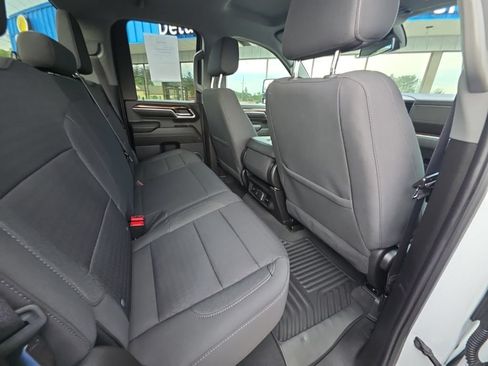 Used 2024 GMC Sierra 2500 SLE w/ SLE Convenience Package AWD/4WD image 17
