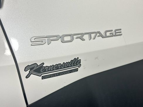 Used 2023 Kia Sportage LX FWD image 26