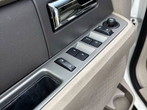 Used 2008 Ford Expedition XLT image 40