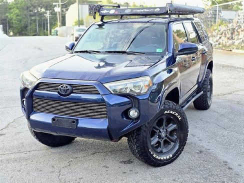 Used 2016 Toyota 4Runner SR5 image 3