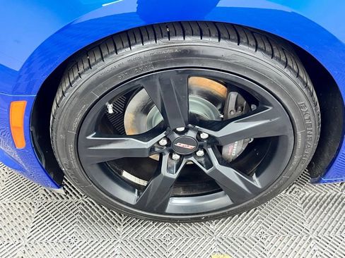 Used 2018 Chevrolet Camaro SS RWD image 15