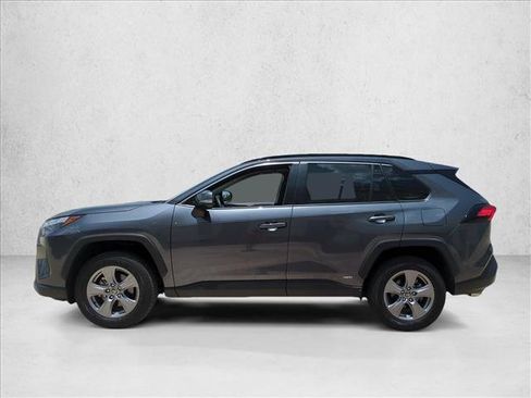 Used 2025 Toyota RAV4 XLE AWD/4WD image 8