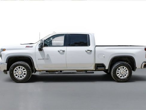 Used 2025 Chevrolet Silverado 2500 LTZ w/ LTZ Convenience Package AWD/4WD image 9
