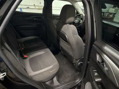 Used 2021 Chevrolet TrailBlazer LT w/ Convenience Package FWD image 14