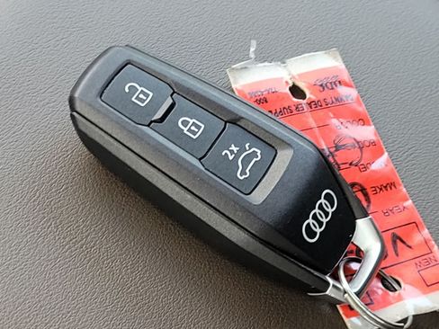 Used 2025 Audi Q5 Premium Plus w/ Premium Plus AWD/4WD image 28
