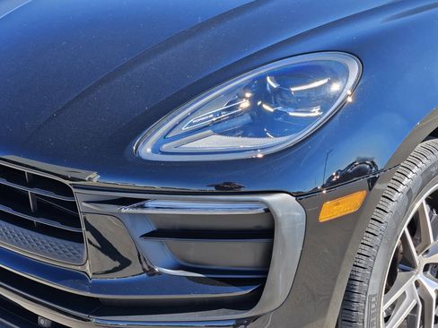 Certified 2026 Porsche Macan image 12