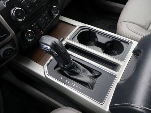 Used 2016 Ford F150 Lariat image 28