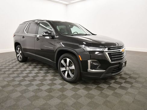 Used 2023 Chevrolet Traverse LT w/ LT Premium Package AWD/4WD image 10