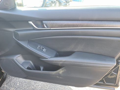 Used 2019 Honda Accord EX image 22