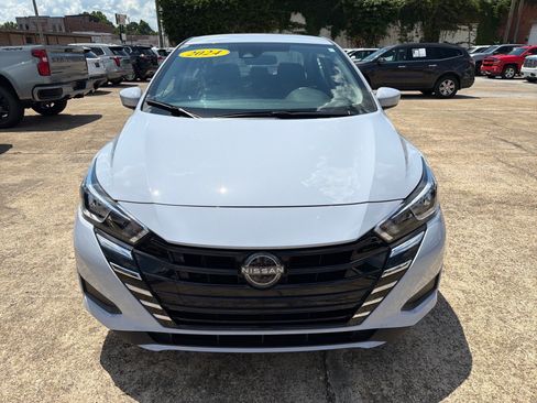 Used 2024 Nissan Versa SV w/ Trunk Package FWD image 7