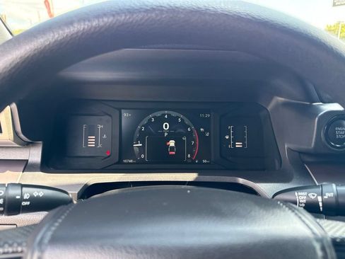 Used 2025 Toyota Tacoma SR5 AWD/4WD image 22