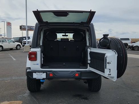 Used 2023 Jeep Wrangler Sahara w/ Cold Weather Group image 18