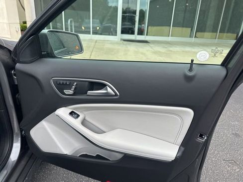 Used 2018 Mercedes-Benz GLA 250 4MATIC image 19