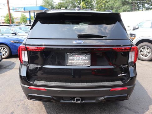Used 2025 Ford Explorer ST-Line AWD/4WD image 4