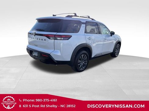 New 2026 Nissan Pathfinder SV image 7