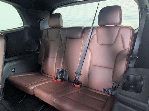 Used 2024 Kia Telluride EX w/ EX Captain's Chair Package FWD image 24