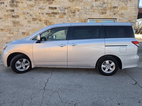 Used 2015 Nissan Quest SV image 1