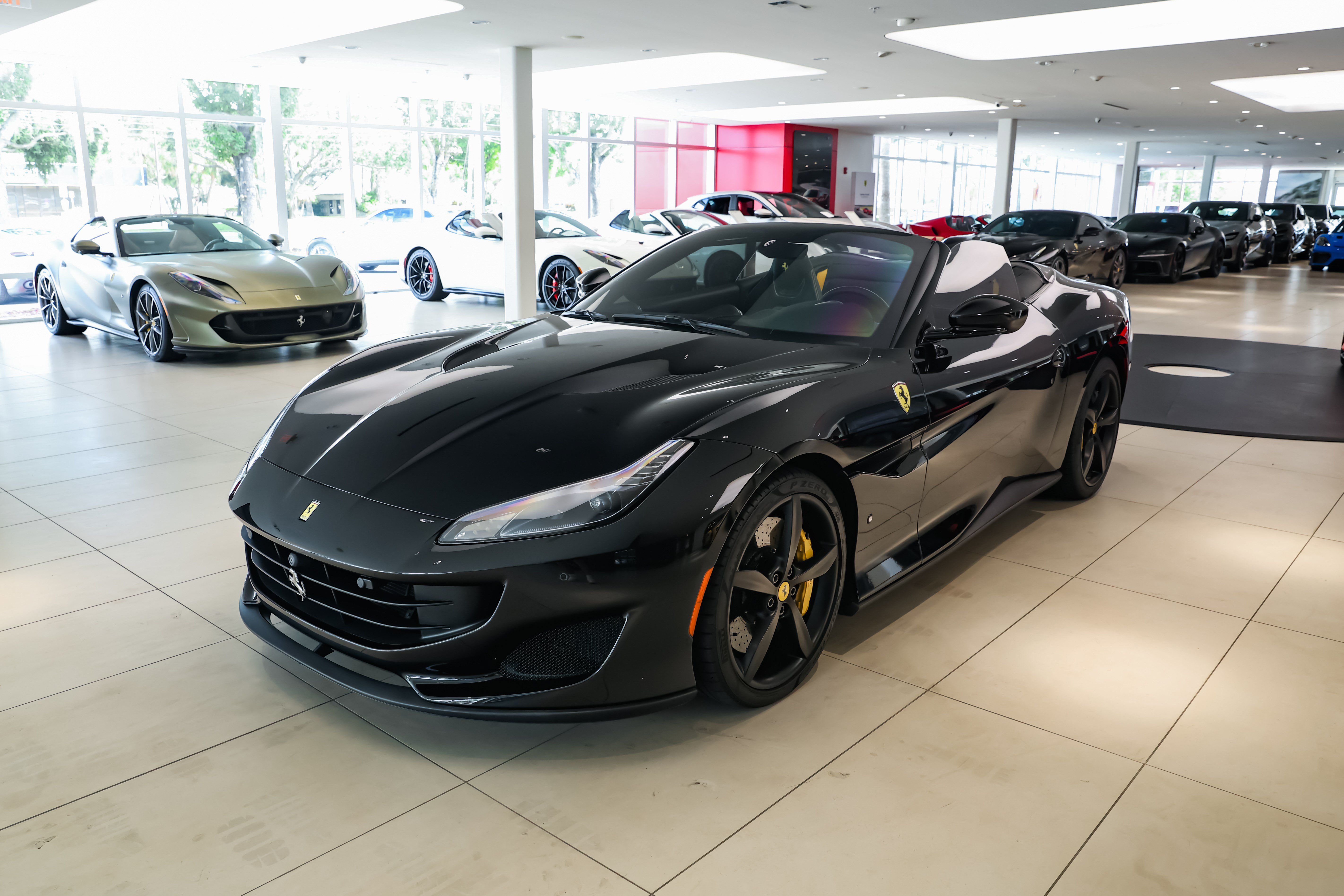 Used 2019 Ferrari Portofino RWD image 36