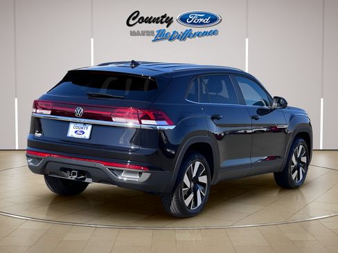 Used 2025 Volkswagen Atlas Cross Sport SE FWD image 9