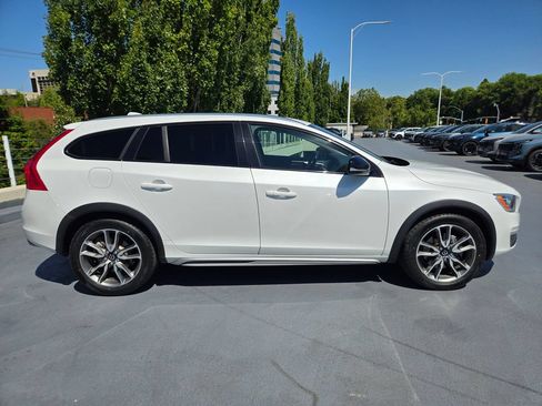 Used 2016 Volvo V60 T5 Cross Country w/ Convenience Package AWD/4WD image 2