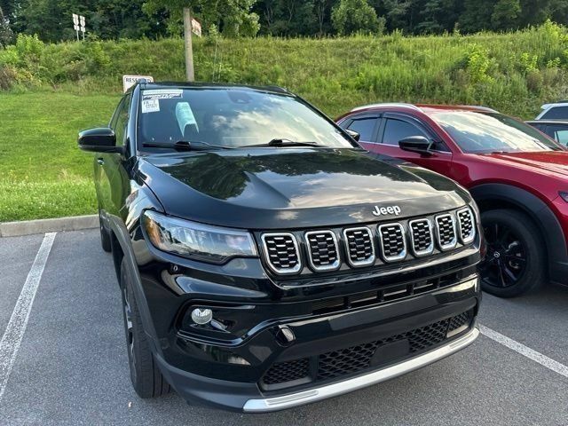 Used 2025 Jeep Compass Limited AWD/4WD image 30