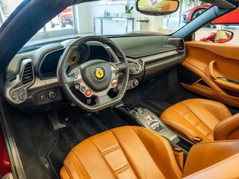 Certified 2013 Ferrari 458 Spider RWD image 9