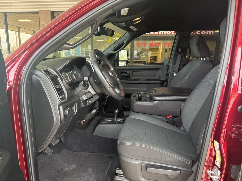 Used 2024 RAM 3500 Tradesman w/ Chrome Appearance Group AWD/4WD image 8