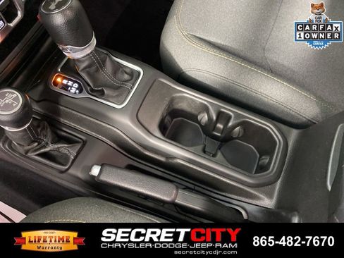 Used 2024 Jeep Wrangler Unlimited w/ Convenience Group AWD/4WD image 24