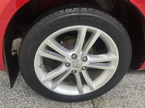 Used 2011 Dodge Avenger Heat FWD image 12
