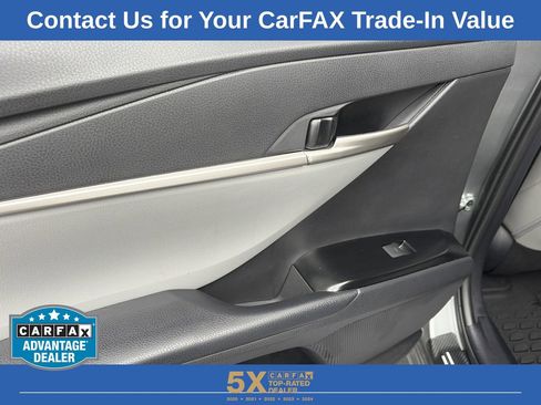 Used 2025 Toyota Camry SE image 27