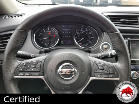 Used 2018 Nissan Rogue SV AWD/4WD image 32
