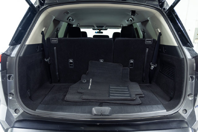 Used 2026 Nissan Pathfinder SV FWD image 9