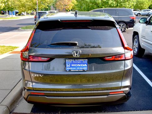 Used 2024 Honda CR-V LX image 17