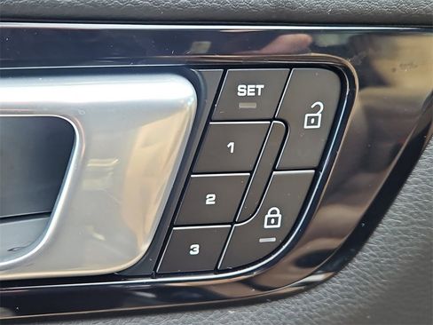 Certified 2022 Porsche Cayenne image 22