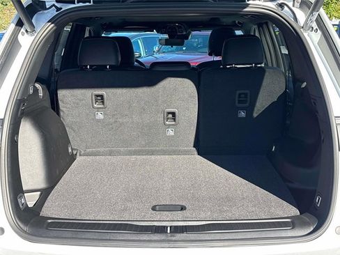 New 2025 Jeep Grand Cherokee Altitude image 4