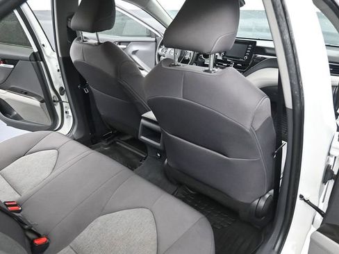 Used 2022 Toyota Camry LE FWD image 10