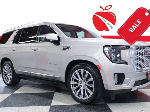 Used 2022 GMC Yukon Denali w/ Denali Premium Package image 1